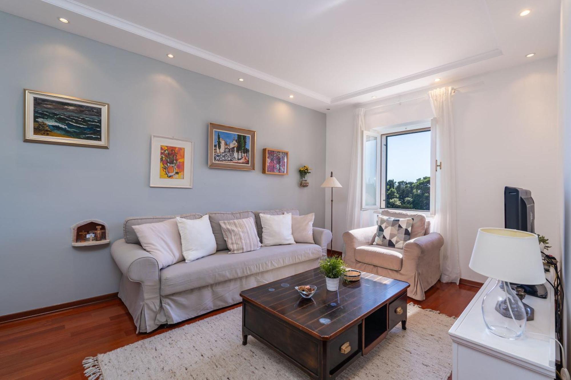 Alis Apartment *